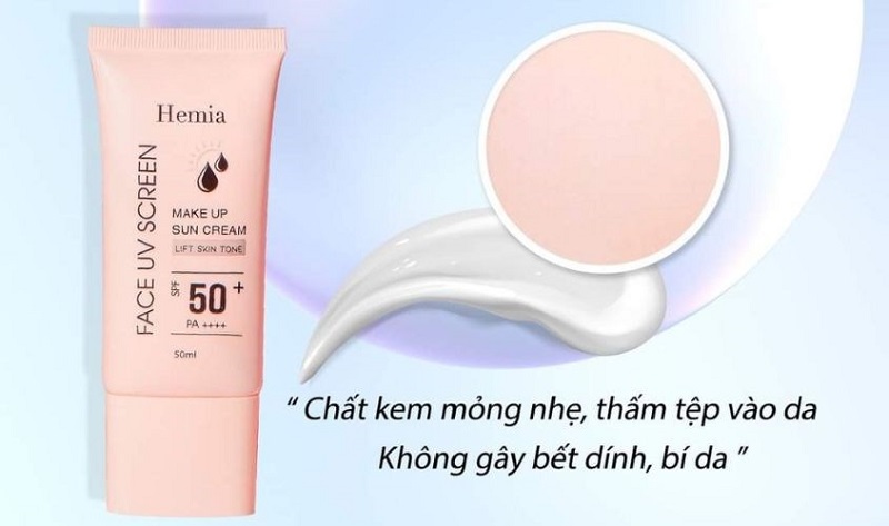 Chất kem mỏng nhẹ, dễ dàng thẩm thấu vào da